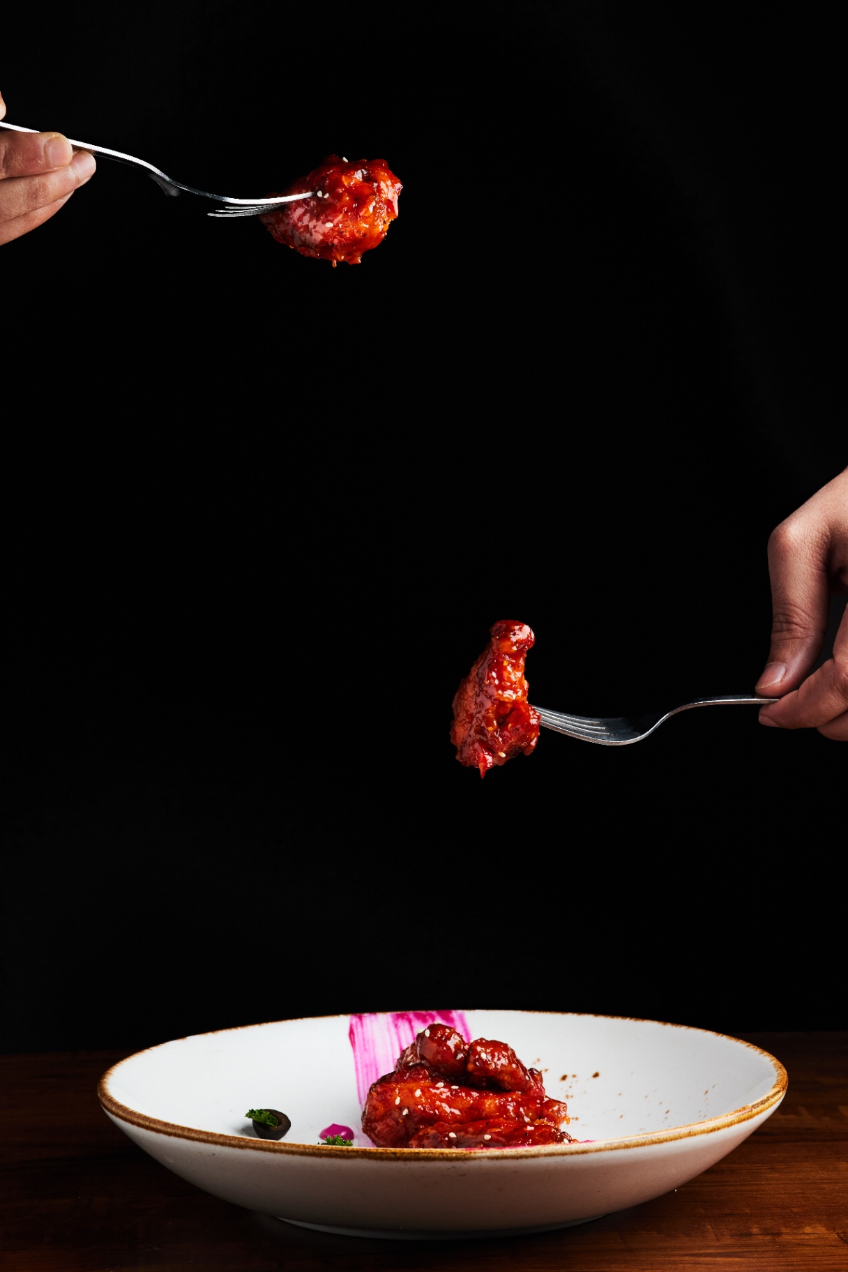 Chilli chicken plated, moody side light